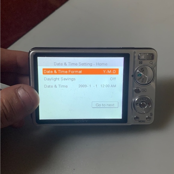 Sony Cyber-shot DSC-W290 12.1 MP Digital Camera with 5x Optical Zoom and Super S - Picture 2 of 11